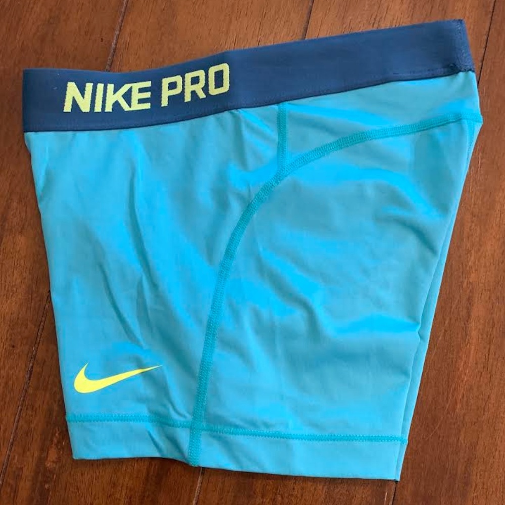 Women's Nike Pro 3" Shorts